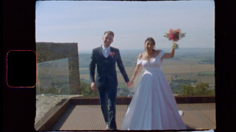 Ukázka svatebního filmu Terky a Pepy s využitím 8mm analogové kamery. Svatební kameraman Martin Dostál propojuje moderní záběry a starý film pro naprosto unikátní svatební video.